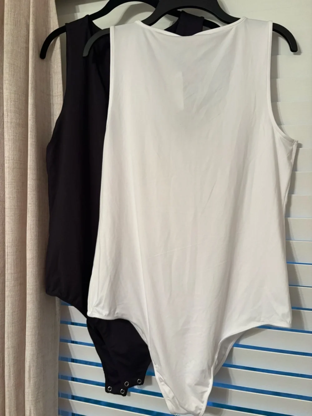 Torrid V Neck Body suits sz 1 NWT - Picture 4 of 4
